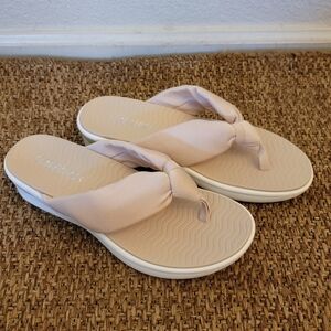 Brand new Dream Pairs Women's Flip Flops size 10